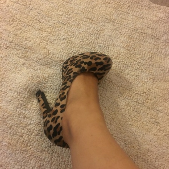 Super Gorgeous Massimo Leopard Print Platforms!😋 - Picture 6 of 7